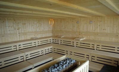 Sterownik do sauny: zewnętrzny czy wewnętrzny - jaki wybrać?