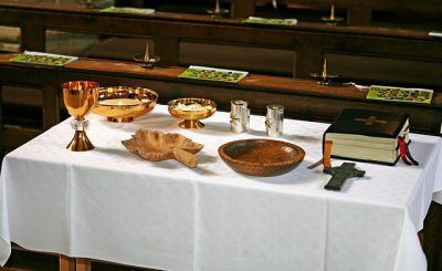 Pełny zestaw naczyń liturgicznych - z czego się składa i ile kosztuje?