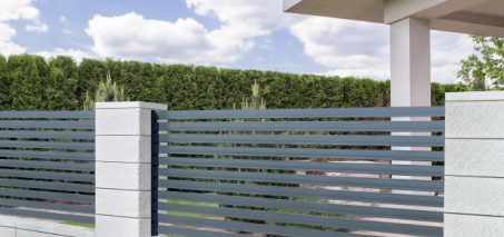 Rodzaje ogrodzenia z bloczków betonowych – poznaj dostępne rozwiązania